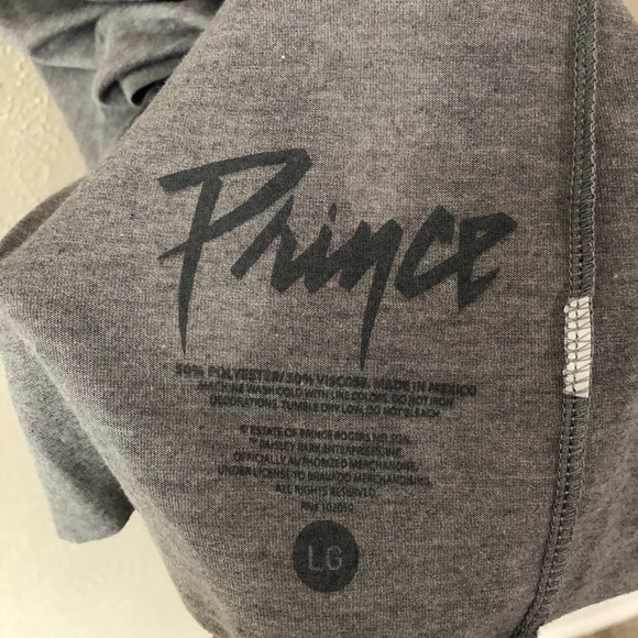 Sold! Prince Distressed purple rain Doves Tank 🕊 - Picture 5 of 5